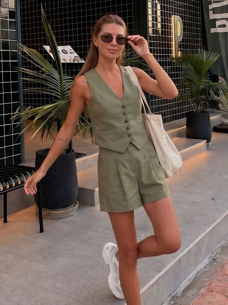 Conjunto elegante de 2 piezas para mujer: chaleco con cuello en V y botones, shorts ajustados, ideal para el verano, la oficina o para uso diario.